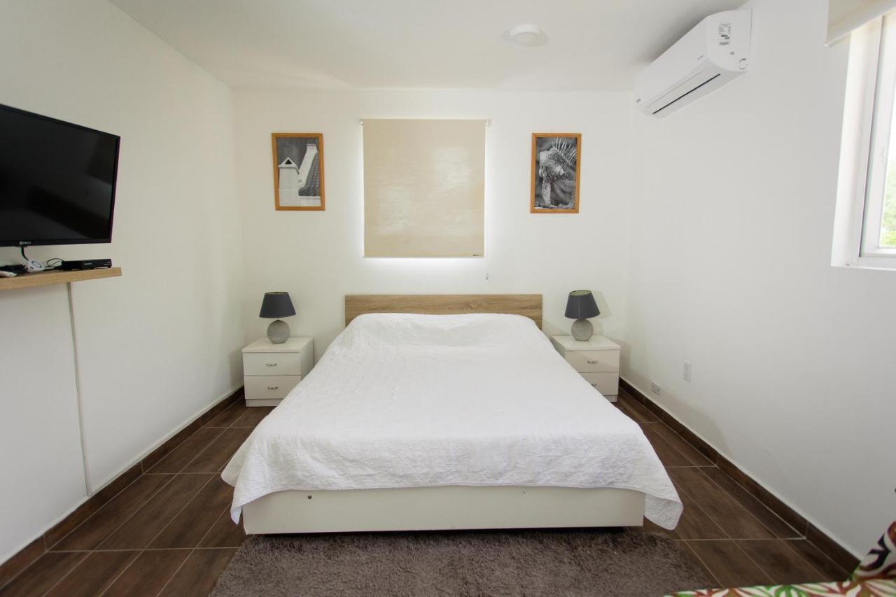 Westpunt Beach Apartments Willemstad Esterno foto