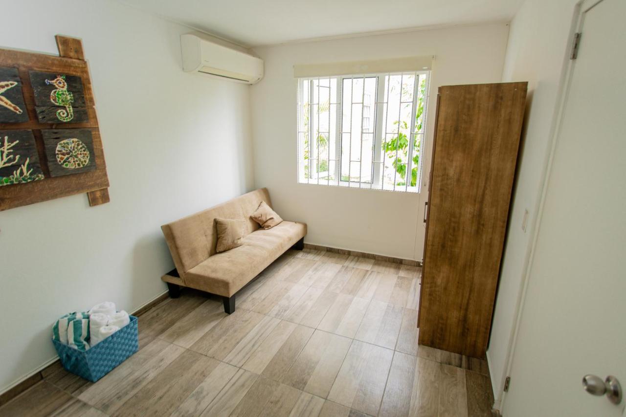 Westpunt Beach Apartments Willemstad Esterno foto